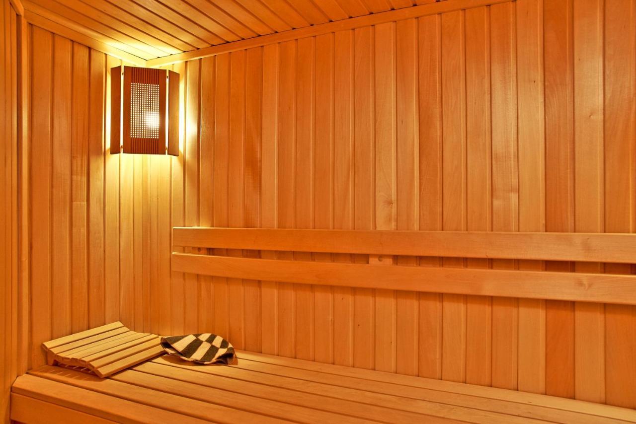Big Jacuzzi , Sauna , Khreshchatyk apartments Kiew Exterior foto